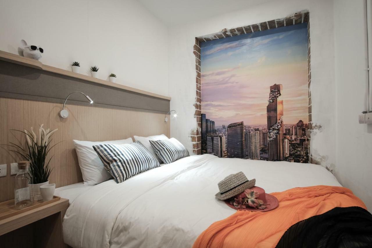 Vive Silom Hotel Bangkok Exterior photo