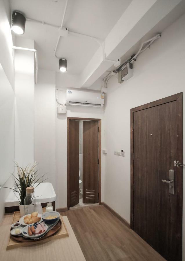 Vive Silom Hotel Bangkok Exterior photo