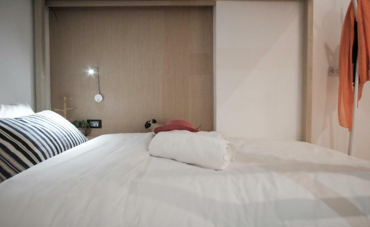 Vive Silom Hotel Bangkok Exterior photo